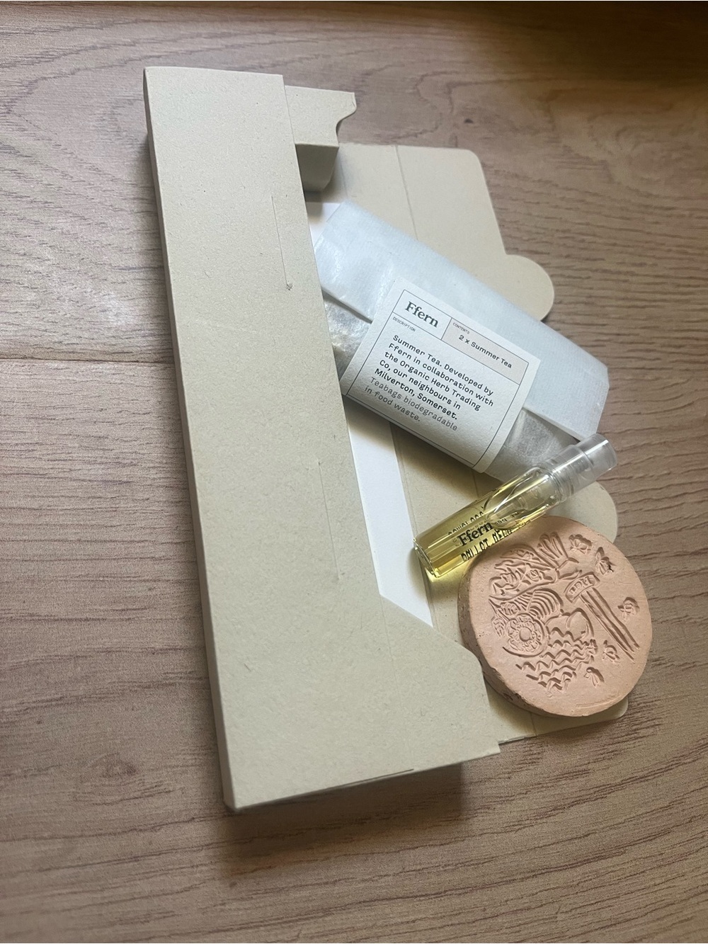 Ffern 26 Summer Tea Scented Oil & Clay Diffuser Set - Cream